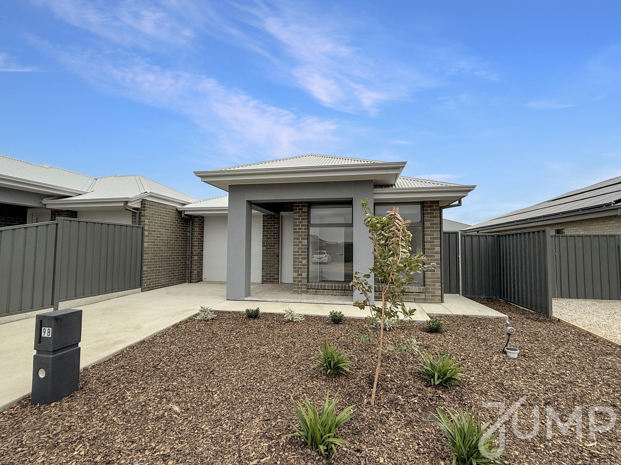 IRE5843065-Angle-Vale