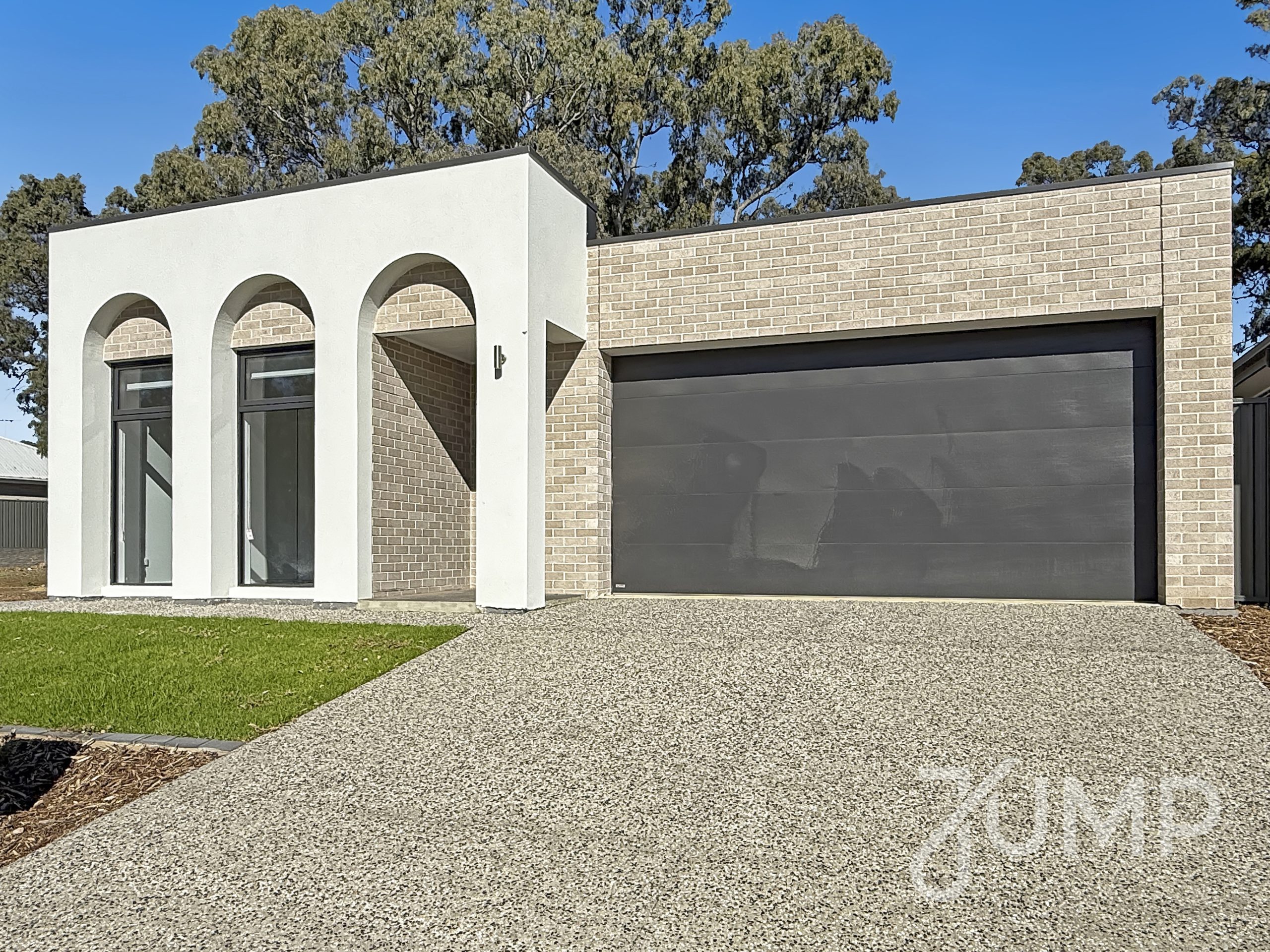 IRE5944342-Mount-Barker